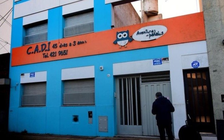 La docente acusada de intentar asfixiar a una beba en un jardín de Barrio Norte seguirá libre 