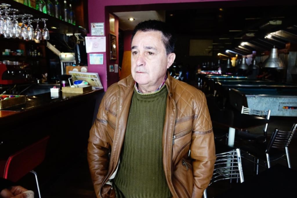 Pide una orden de restricción para evitar que vuelva