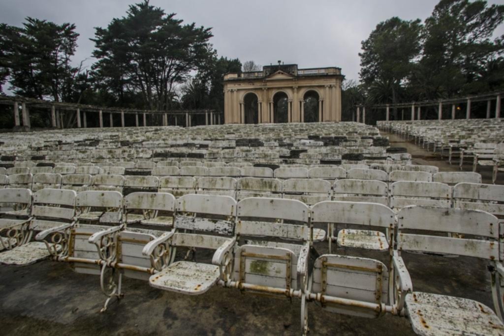 Presentaron pedido de informes por el estado del Teatro del Lago