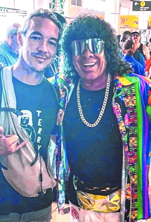 Un fan VIP para la Mona Jiménez: Diplo, famoso DJ, le pidió una foto