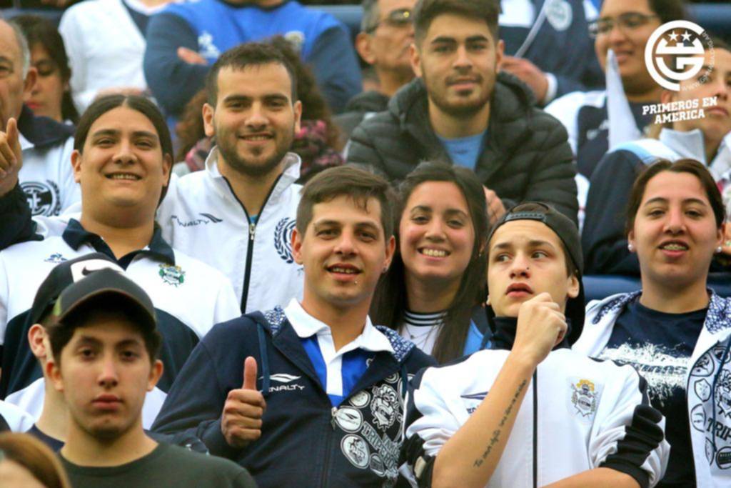 A pesar de la lluvia, se vendieron 650 plateas