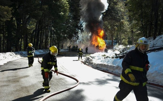 Tres heridos del choque en la ruta de los Siete Lagos continúan en grave estado 