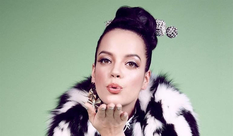 Por qué la cantante Lily Allen tirará su IPhone a la basura
