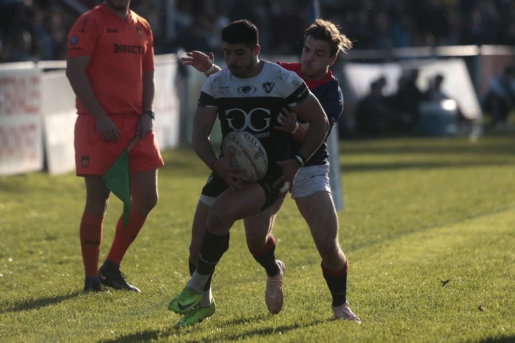Universitario la pasó mal con Manuel Belgrano
