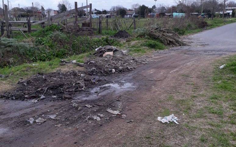 Quejas por basura acumulada en Melchor Romero