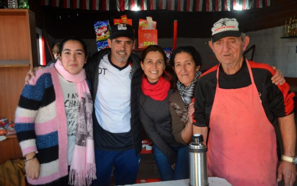 Un grupo de padres que aporta su granito de arena siempre