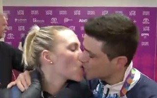 VIDEO: Molinari ganó el bronce en anillas y sorprendió a su novia con una pregunta