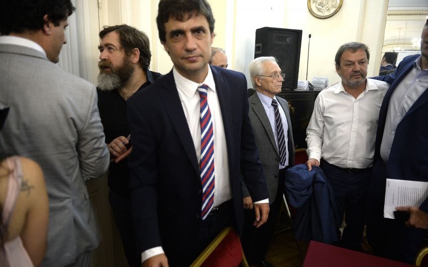 Lacunza negó la acusación de "endeudamiento alocado" de la Provincia que formuló Kicillof