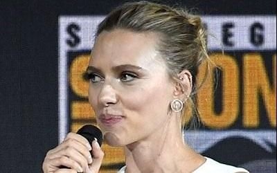 Nada de fantasía: el anillito de 400 mil dólares de Scarlett Johansson