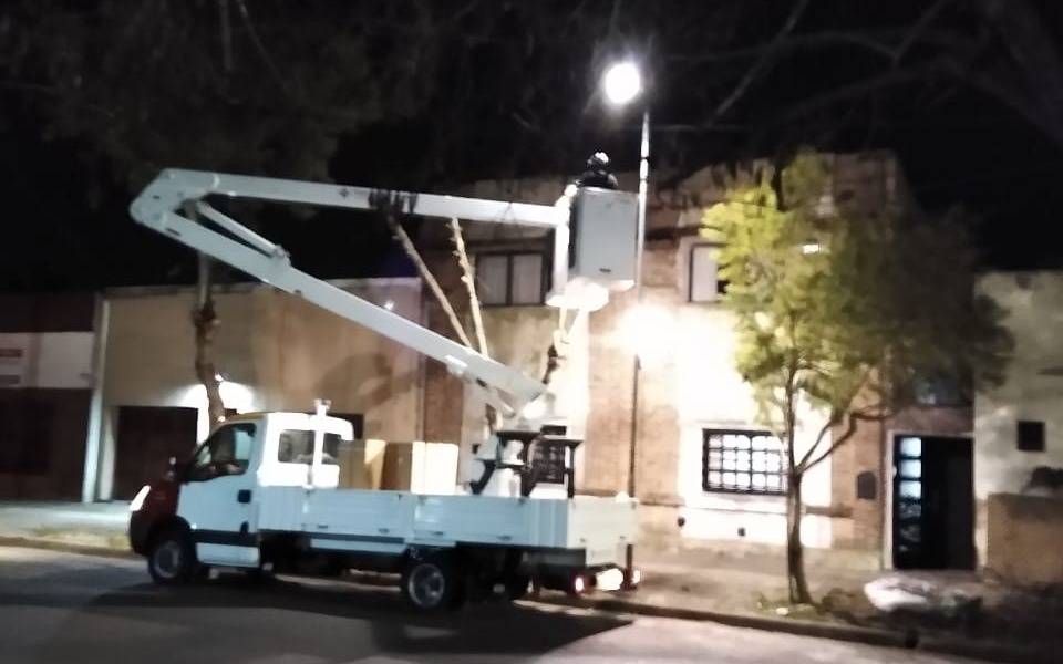 Misterio en El Mondongo por el retiro de unas luces led que habían instalado 24 horas antes