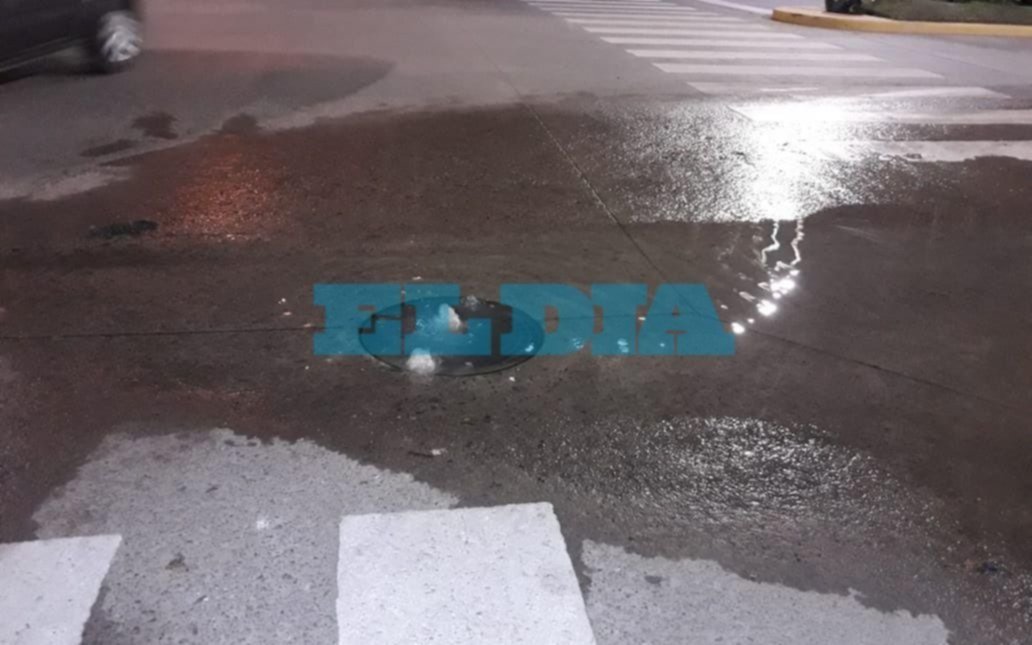 Cloaca tapada y desborde en 7 y 504