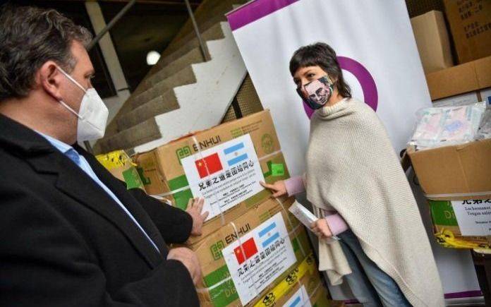 Donación China de barbijos para Quilmes