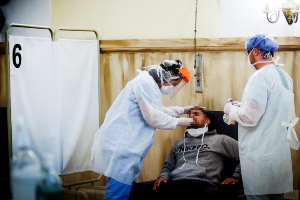 Demora tanto el resultado del COVID-19, que pacientes reciben el diagnóstico y el alta juntos