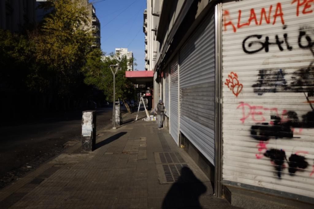 Por el feriado, el aislamiento y el frío, La Plata está casi desierta