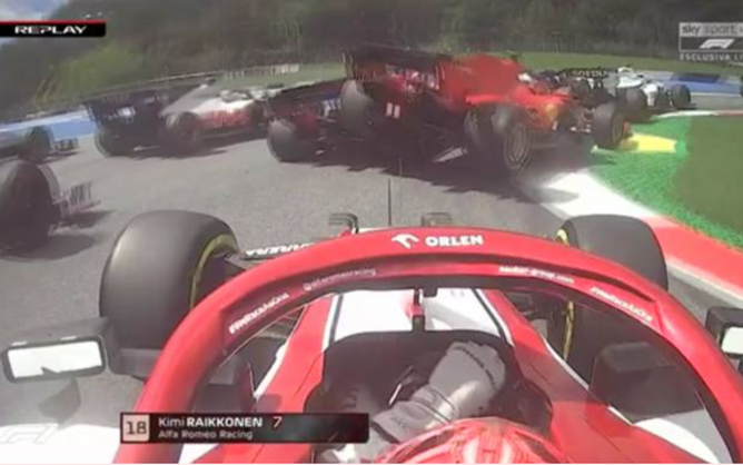 F1: Leclerc y Vettel, compañeros de Ferrari, se chocaron y abandonaron en primera vuelta