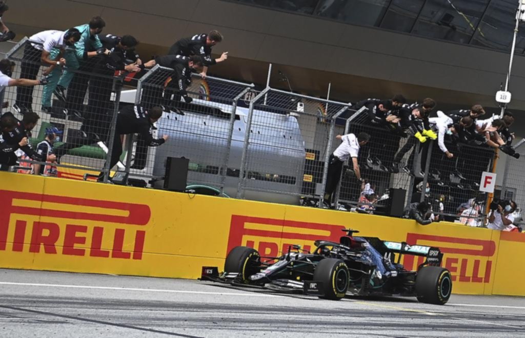 Hamilton no dejó dudas en el circuito austríaco y Ferrari tuvo una carrera para el olvido