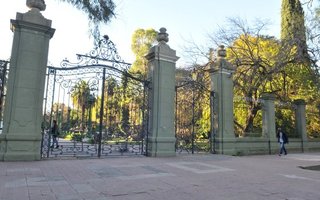 "Es injusto que mientras los empleados se exponen para atender a los animales, estos chicos violen la cuarentena para hacerse los graciosos"