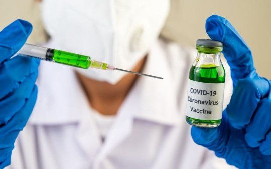 Quienes estarán en condiciones de recibir las primeras vacunas para Covid en Argentina