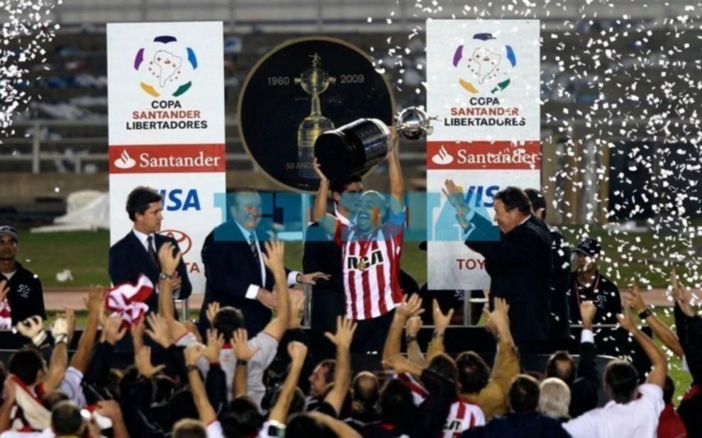 En Estudiantes, el 11 hoy sirve para recordar la última Copa Libertadores