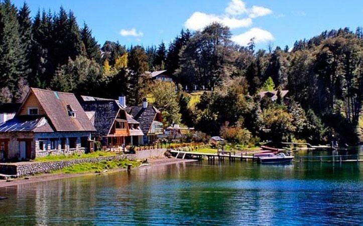 Matrimonio viajó de San Isidro a Villa La Angostura e investigan los permisos de circulación