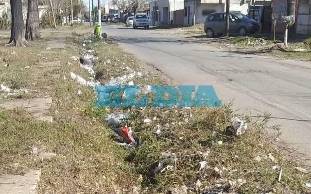 Advierten que se acumulan residuos en 80, entre 17 y 18 y reclaman limpieza