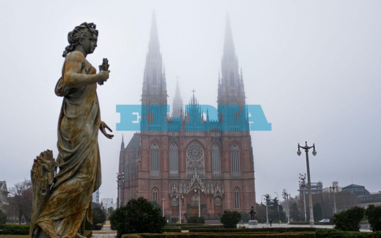 Alertan que la intensa niebla se mantendrá durante todo el sábado