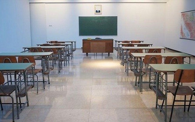 Alcohol, mesas alejadas y paneles acrílicos: así son las escuelas pospandemia en una provincia argentina