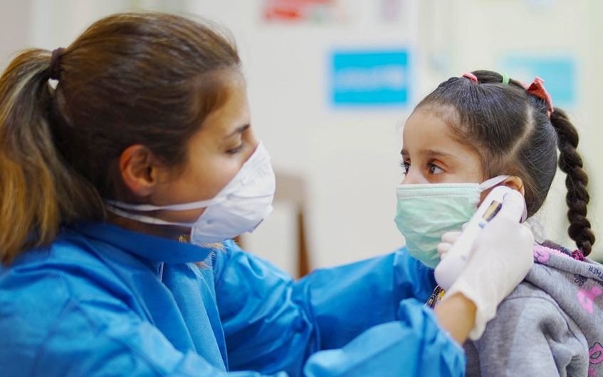 Un estudio asegura que los niños mayores de 10 años transmiten el COVID-19 igual que los adultos