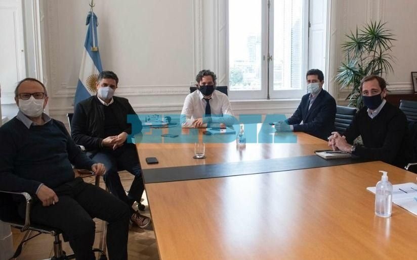 Junto a otros intendentes, Garro acudió a la Casa Rosada para analizar la pandemia