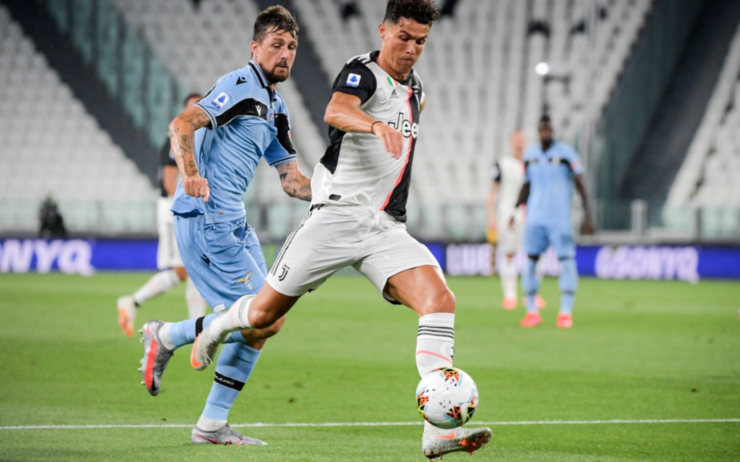 Dos goles de Cristiano, el segundo con pase de Dybala, sellaron el triunfo de la Juve 