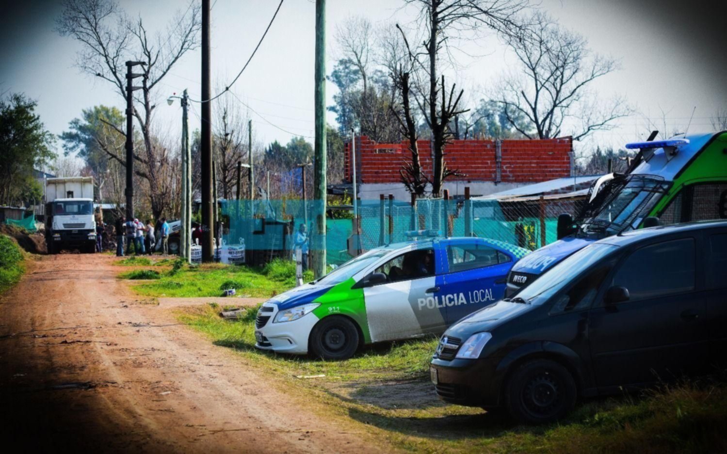 Una batalla campal entre usurpadores de tierras derivó en otra madrugada de extrema tensión en City Bell