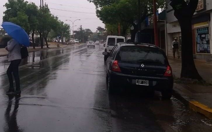 Nublado, muy húmedo y con anuncio de lluvia