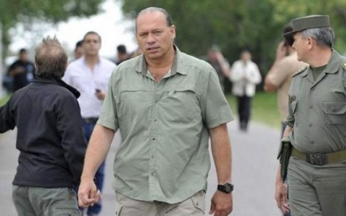 Otra vez Berni en el ojo de la tormenta: se cruzó con intendentes y con la ministra Frederic