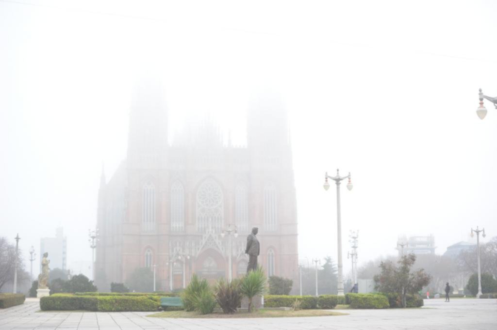 ¡Qué tiempo loco!, nieblas, lluvias y el frío que se viene