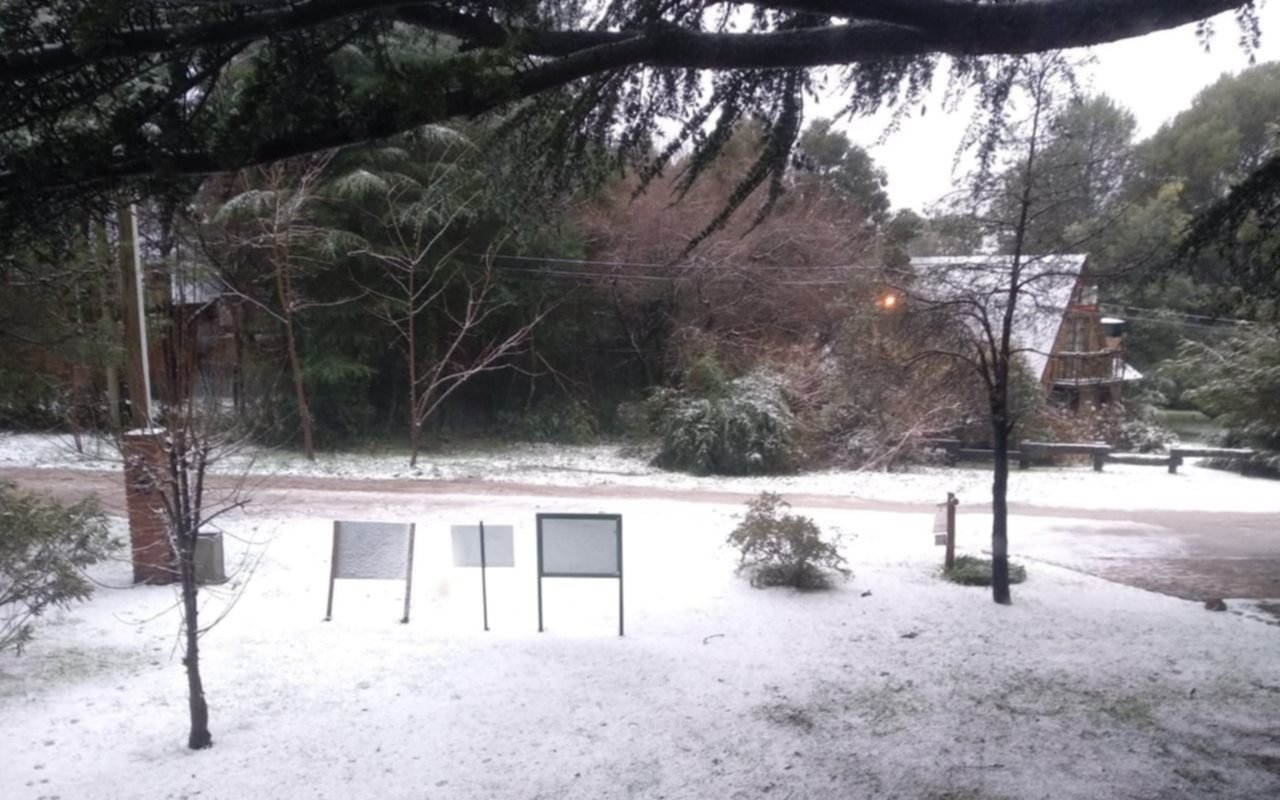 Nevadas en Villa Ventana y el Abra de la Ventana, que se tiñeron de blanco