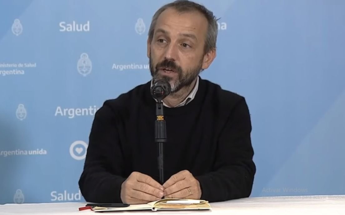 "No somos capaces de controlar la transmisión", dijo el titular de la Sociedad de Infectología
