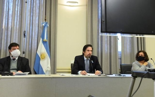 Docentes recibirán un pago extraordinario de 4.840 pesos en cuatro cuotas