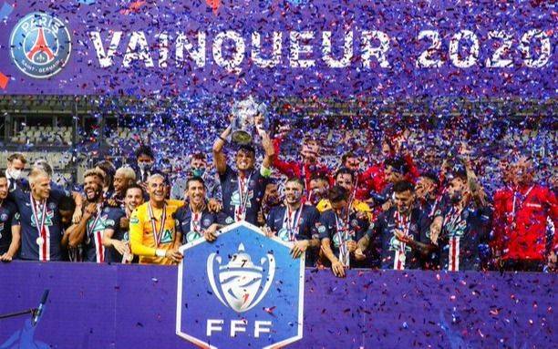 PSG ganó la Copa de Francia y Mbappé se retiró lesionado