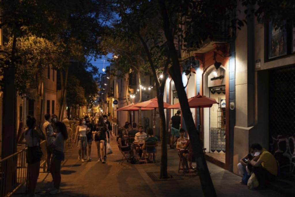 Por el rebrote del virus, parte de España se queda “sin noche”