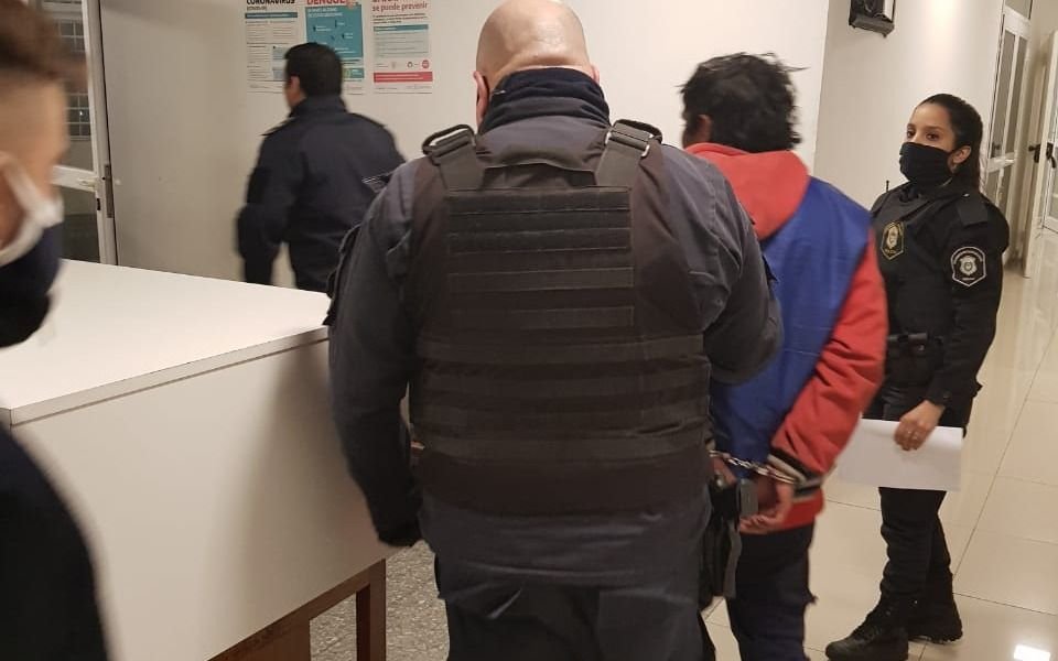 Hizo un pedido a la carnicería y terminó asaltada