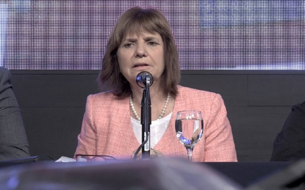 La oposición repudió a Ishii con duras críticas