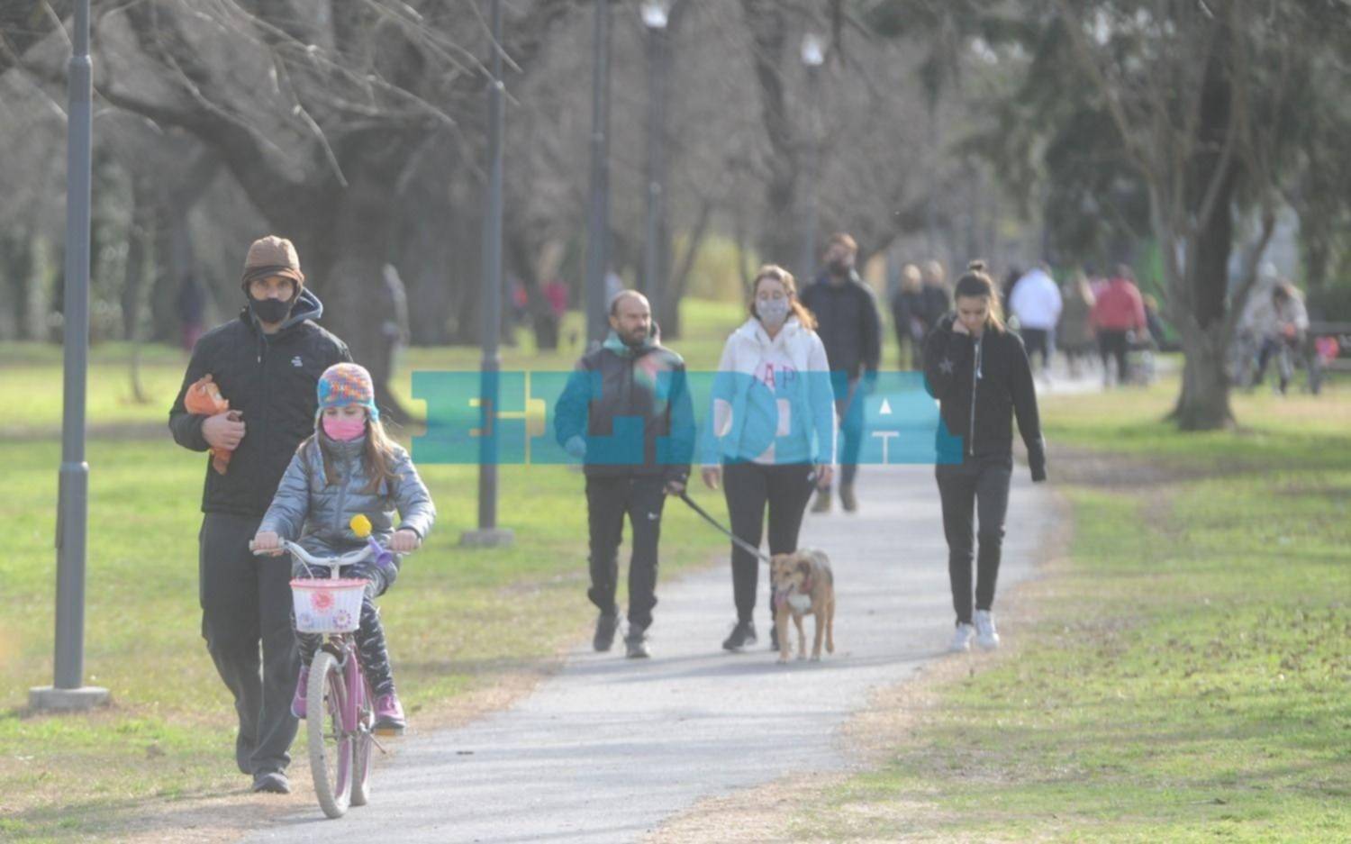 En un sábado a puro sol, los platenses aprovecharon las “salidas saludables” en plazas y parques