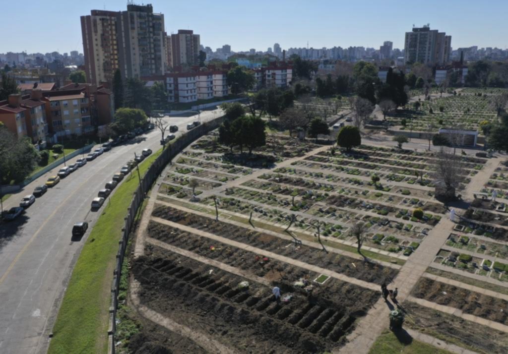 Cementerios porteños preparan sectores COVID-19