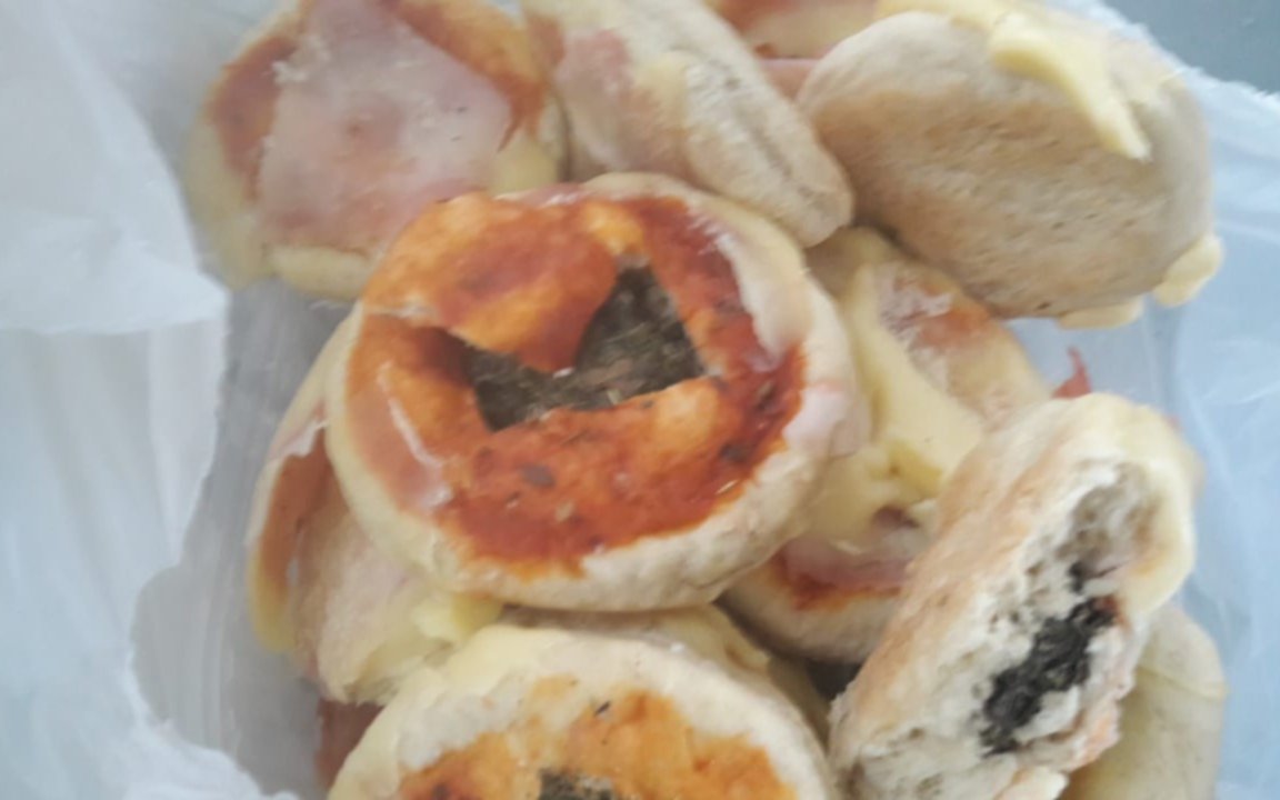 Rellenó pizzetas con marihuana e intentó ingresarlas a la Unidad 9: fue detenido
