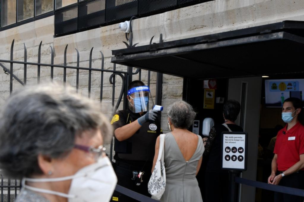 España en tensión, a pesar     de “controlar” los rebrotes