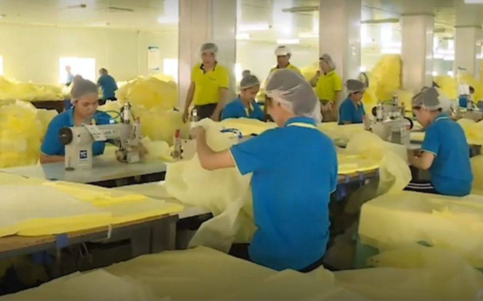 China y una denuncia de explotación a la etnia uigur para producir tapabocas