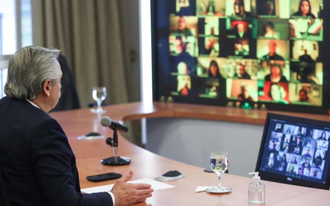 Alberto Fernández pidió la unidad de la CGT y la CTA