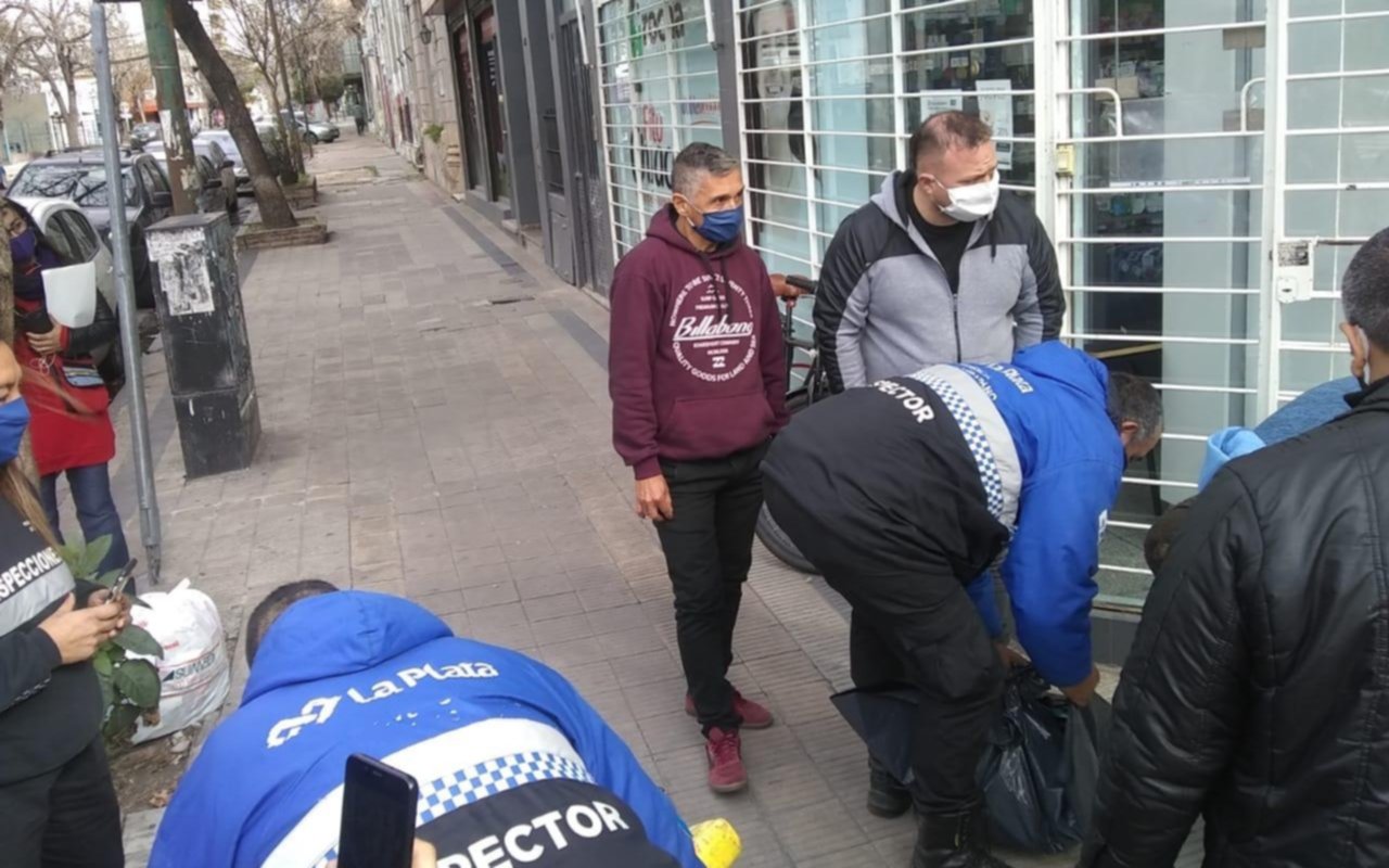 Suma rechazos la venta ilegal tras agresión a inspectores  en el Centro: "Está prohibida y no puede estar en el espacio público"