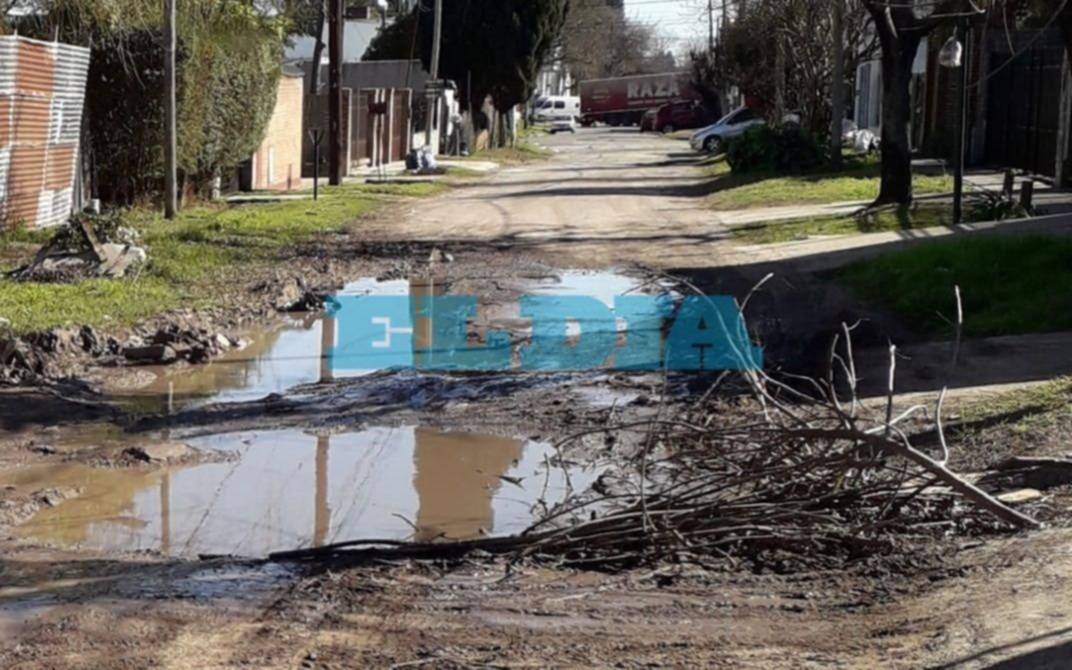 En 460 y Camino Belgrano la calle se volvió intransitable