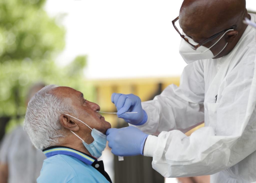 Florida bate otro récord de casos diarios de coronavirus